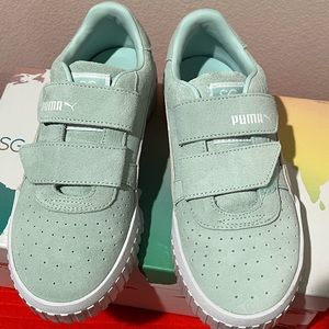 Puma in rare mint color. Barely/gently used. Beautiful color. Great condition.